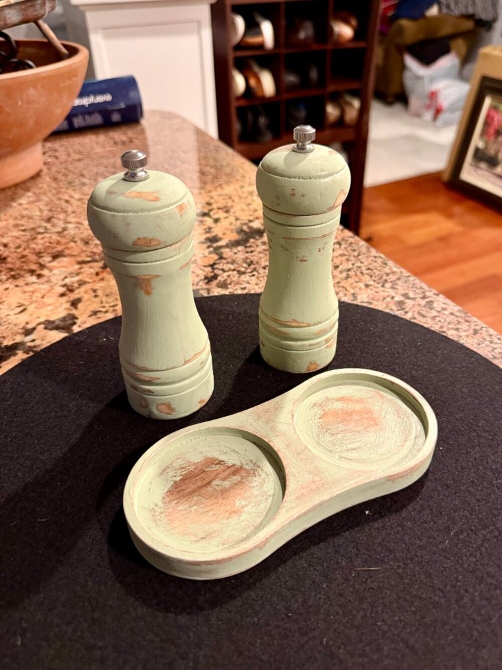Rustic Distressed Hand Painted Wood Sage Green Salt & Pepper Grinder Set w/Tray - Picture 8 of 12